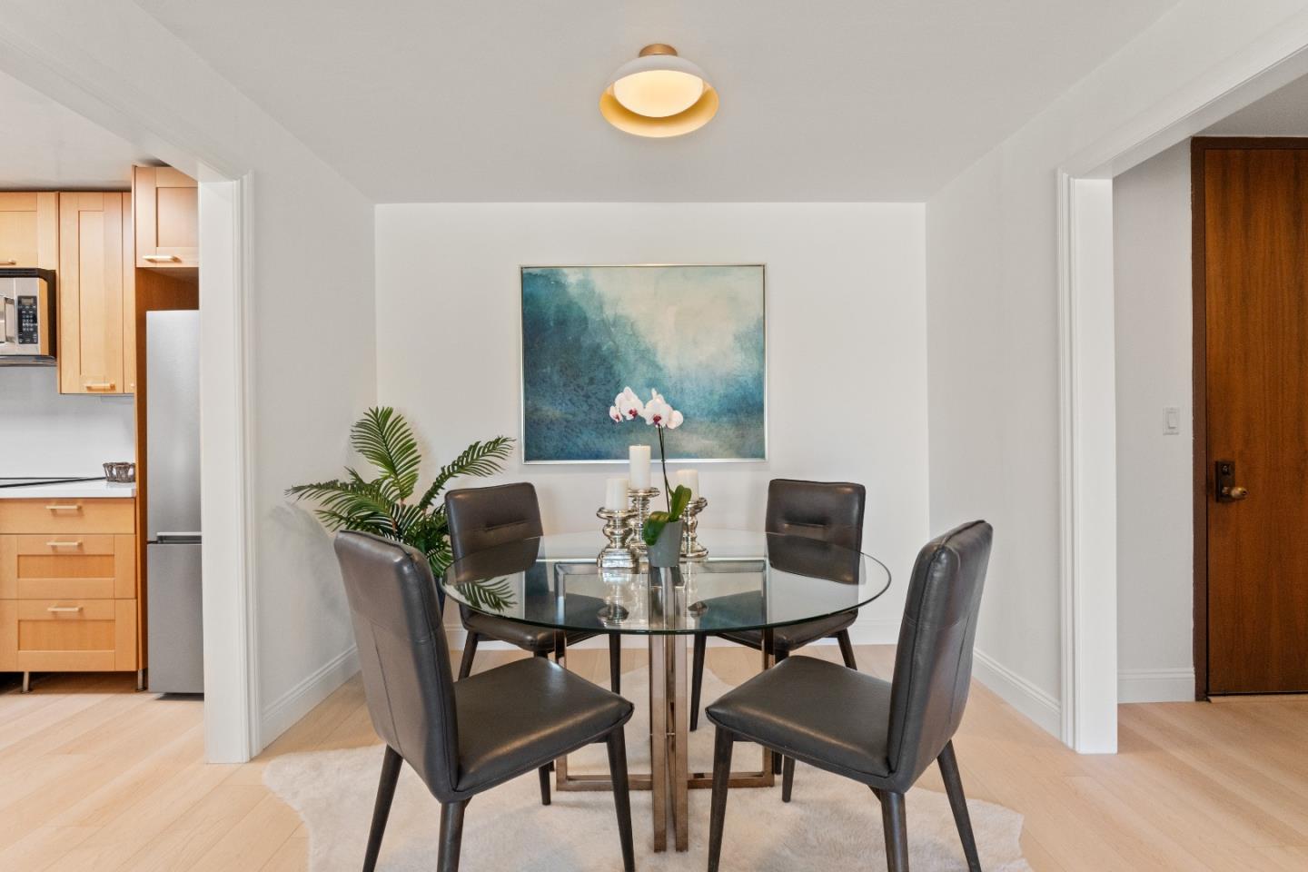 2140 Santa Cruz AVE A303