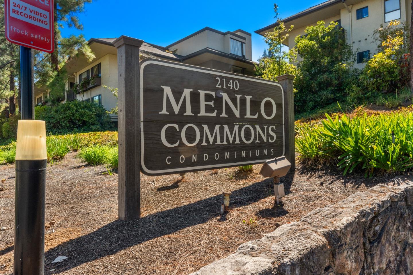 2140 Santa Cruz AVE A303