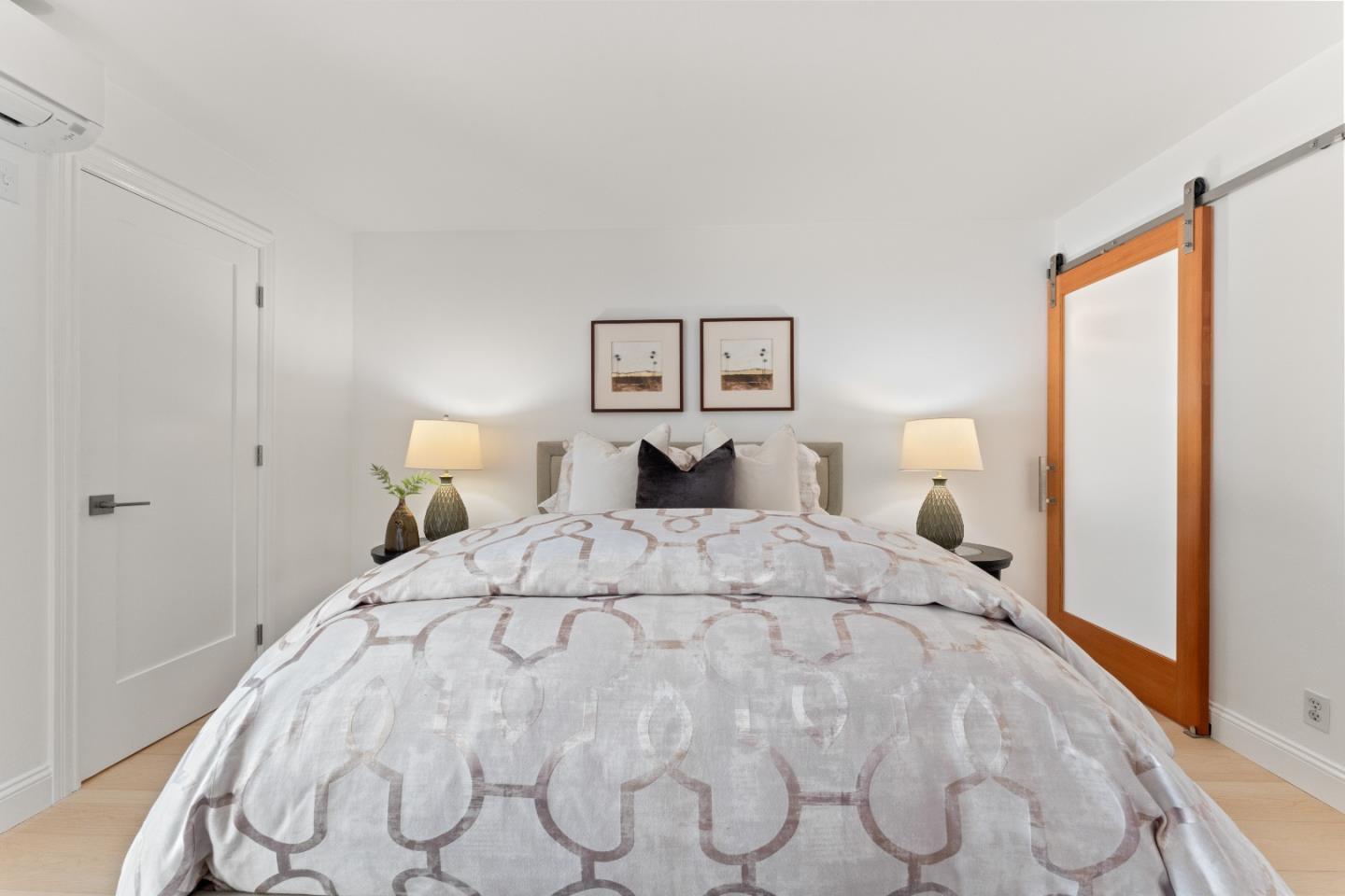 2140 Santa Cruz AVE A303