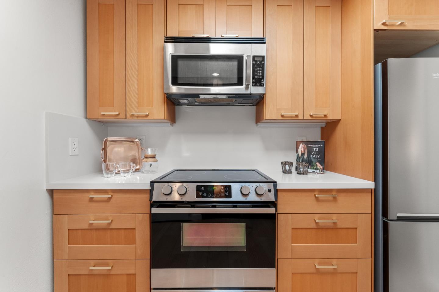 2140 Santa Cruz AVE A303