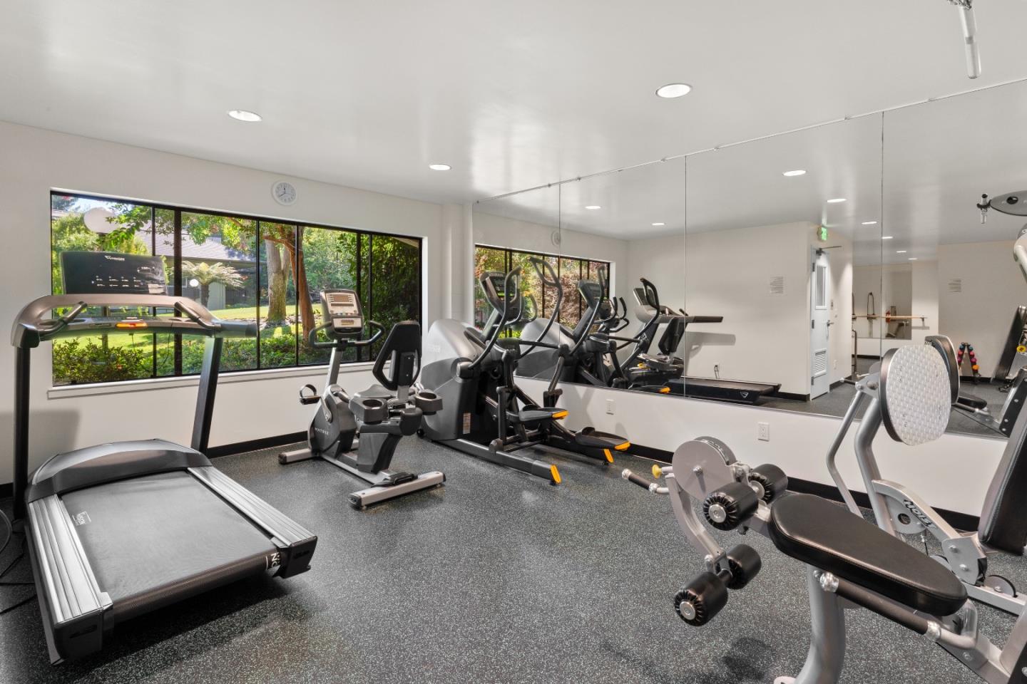 2140 Santa Cruz AVE A303