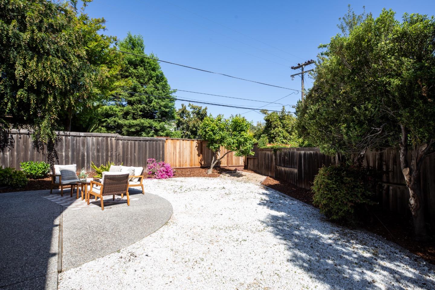 867 Norfolk Pine AVE