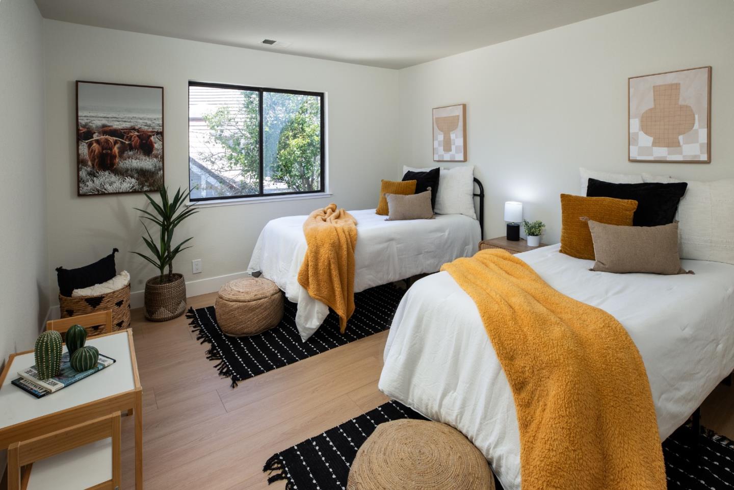 867 Norfolk Pine AVE