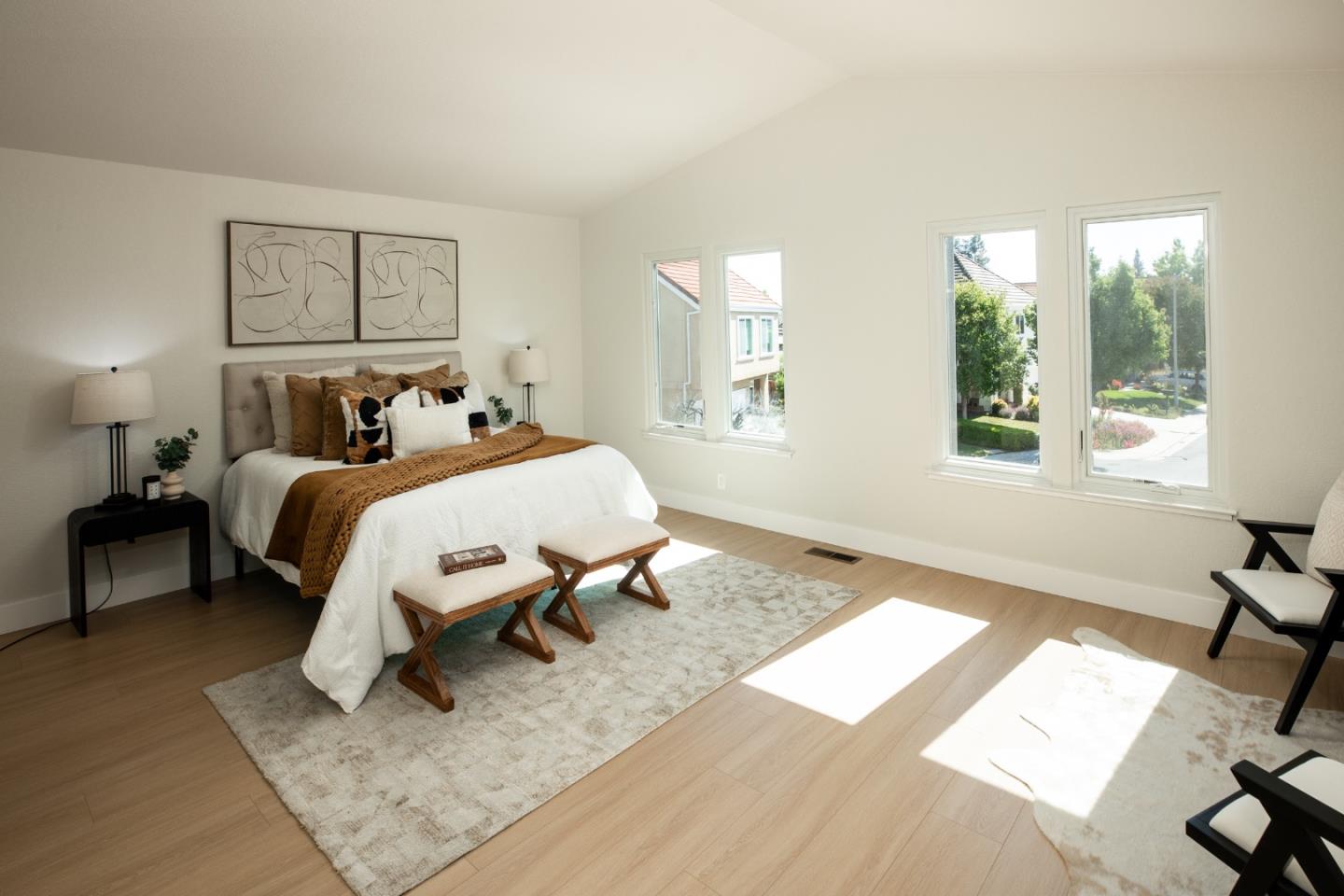 867 Norfolk Pine AVE