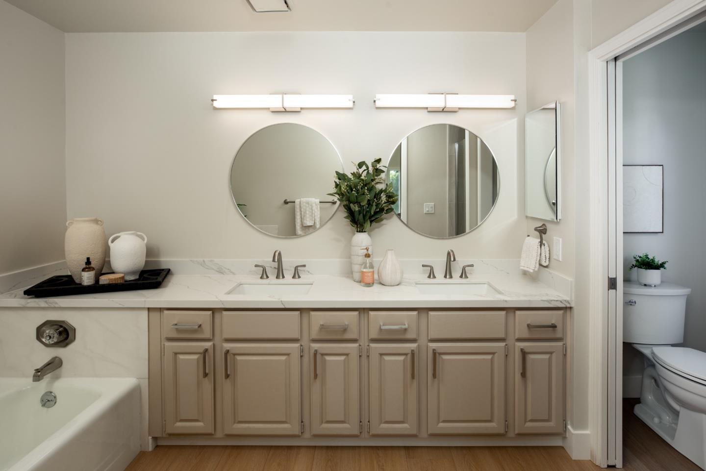 867 Norfolk Pine AVE