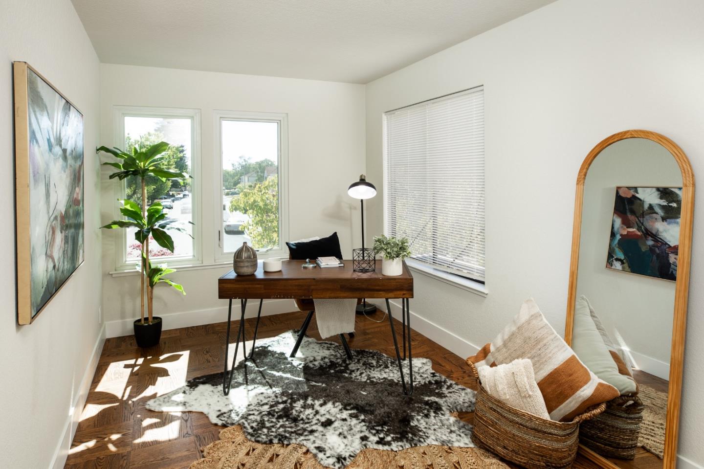 867 Norfolk Pine AVE