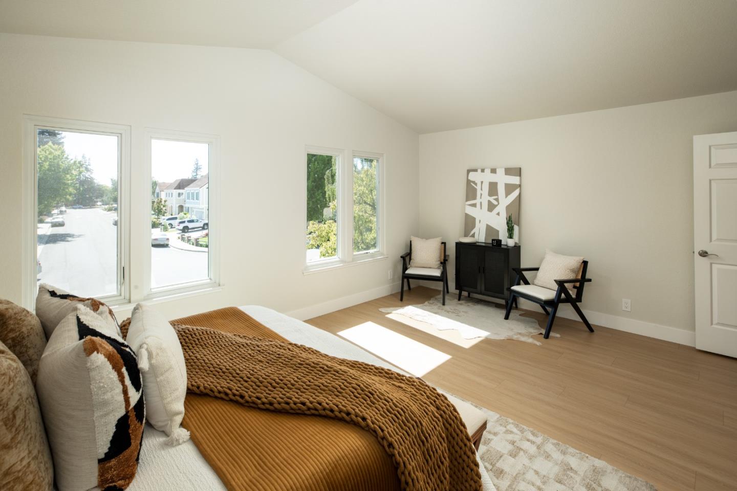 867 Norfolk Pine AVE