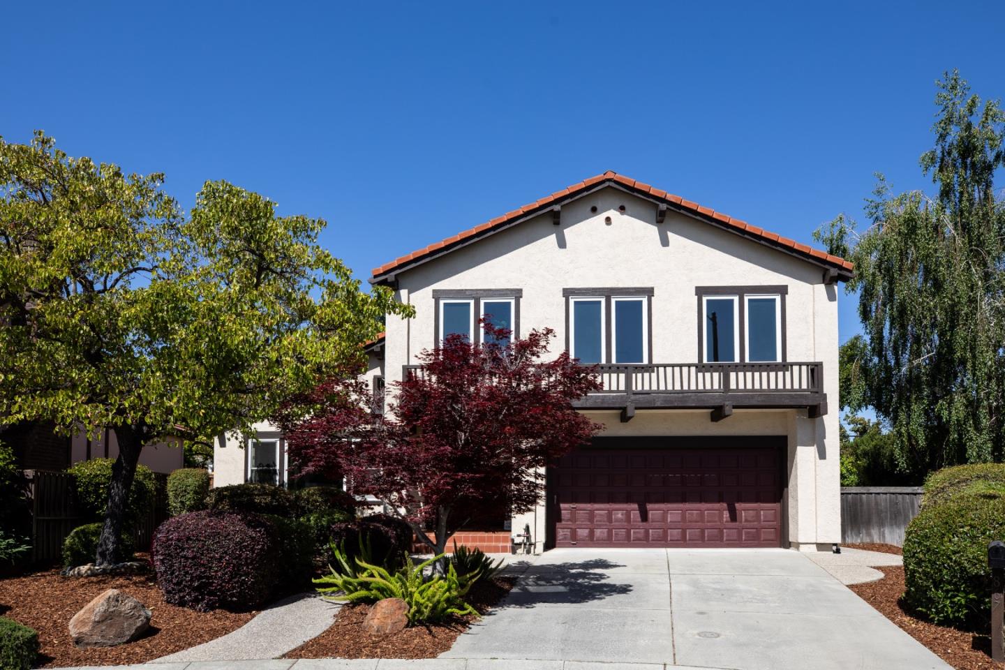 867 Norfolk Pine AVE