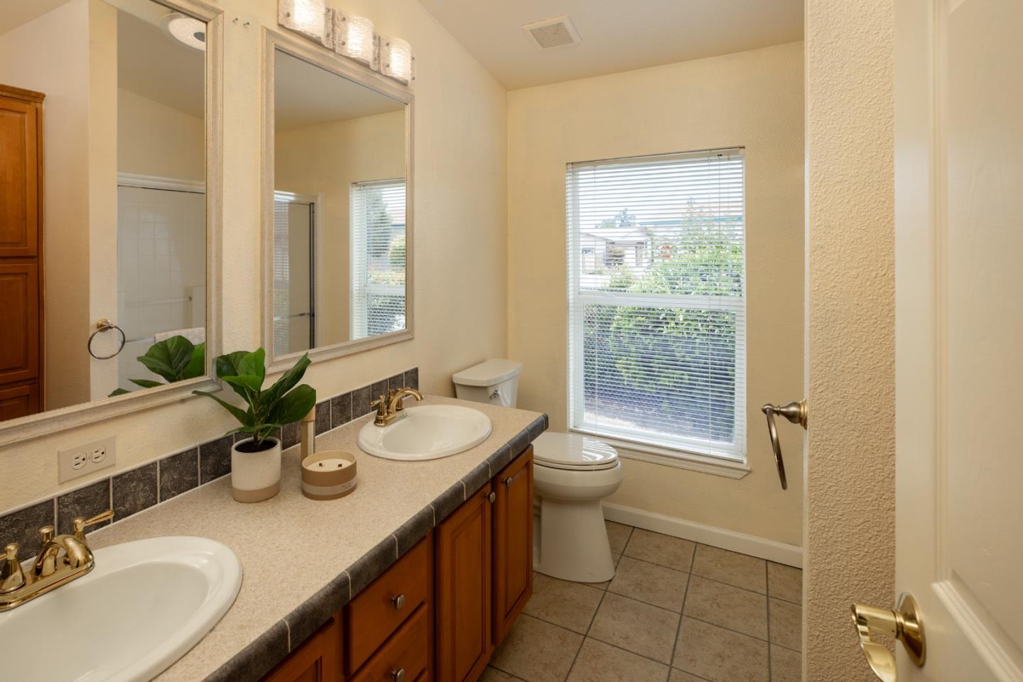 1225 Vienna Drive Unit: 933