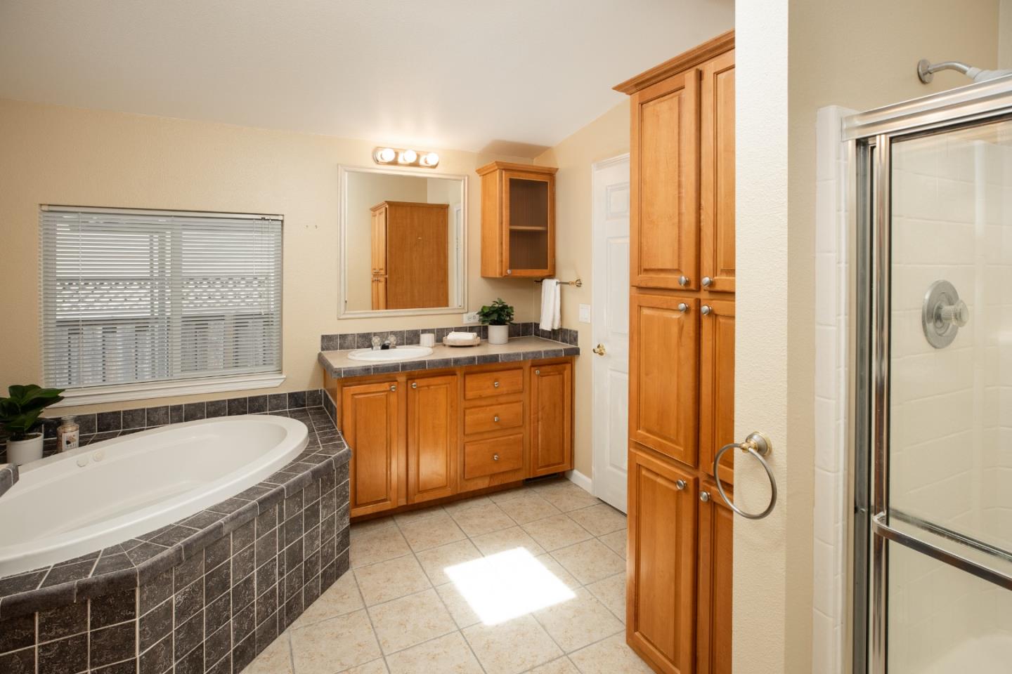 1225 Vienna Drive Unit: 933