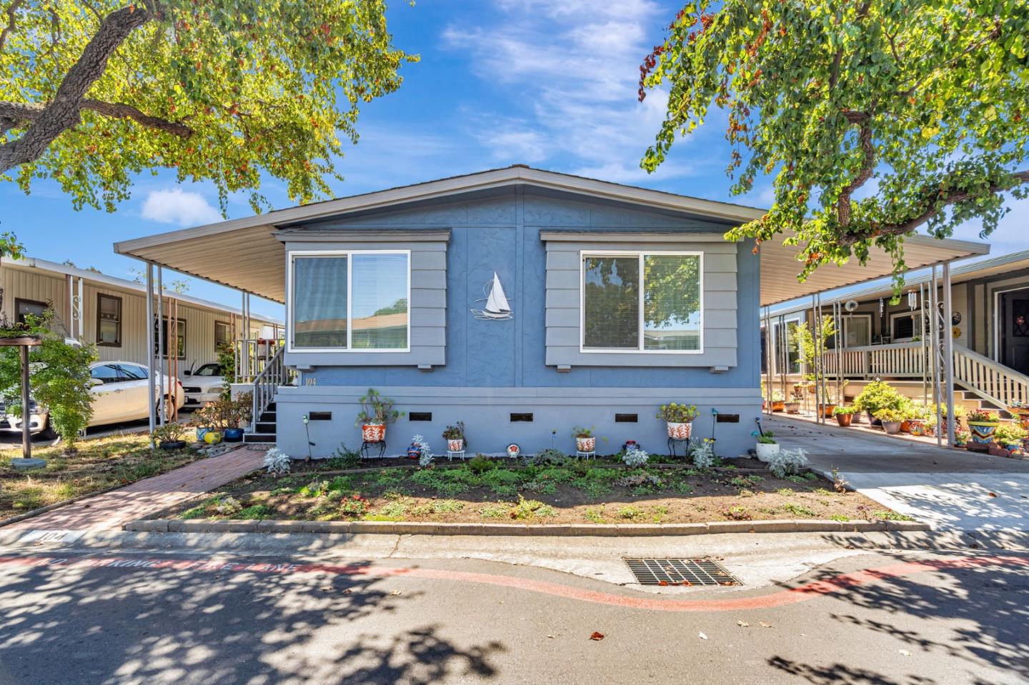 1050 Borregas Avenue Unit: 104