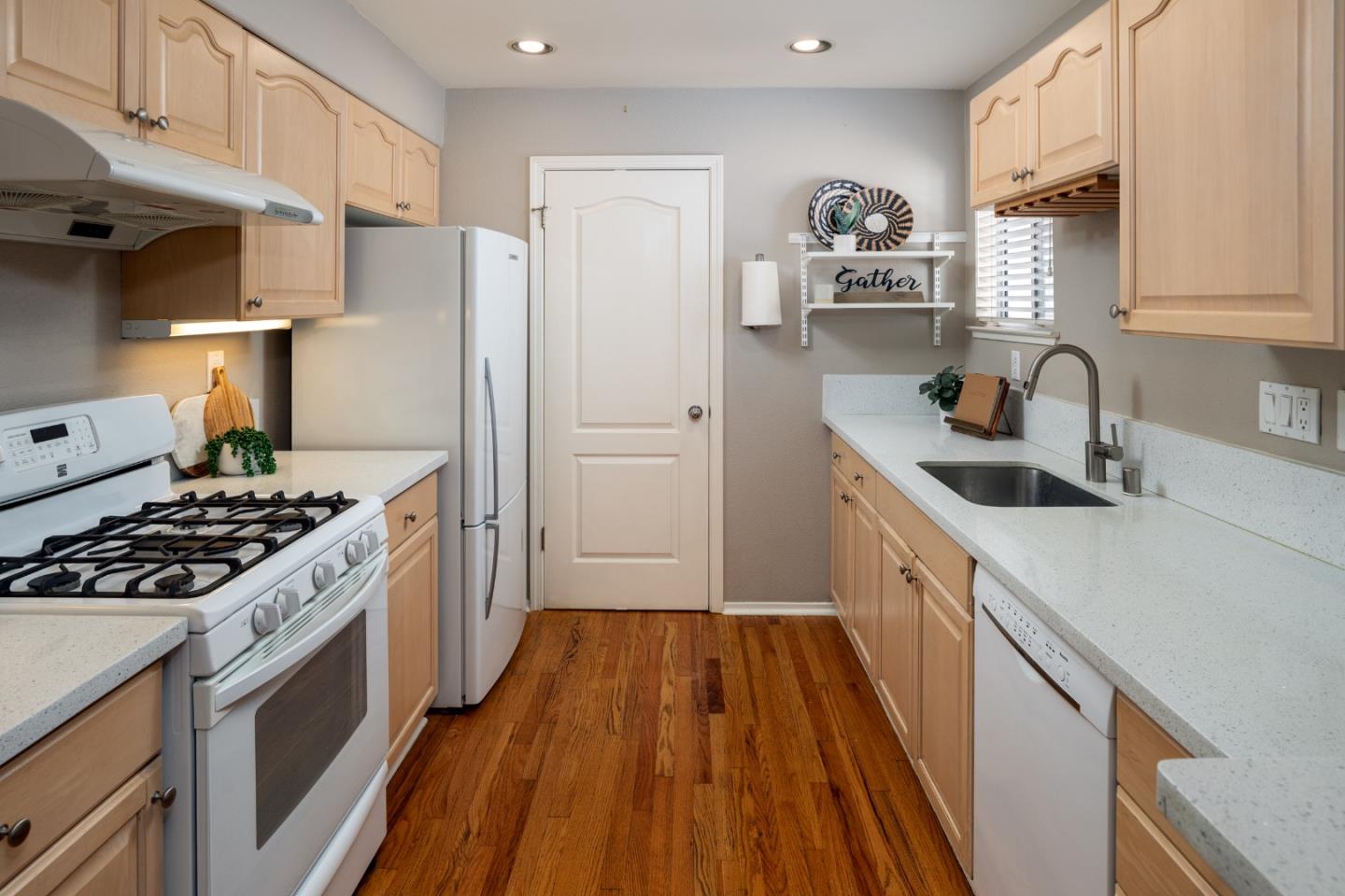 994 Alpine Terrace 2