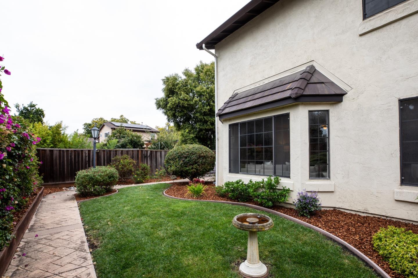 347 Sierra Vista Avenue 10