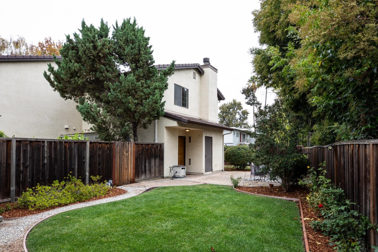 347 Sierra Vista Avenue 10