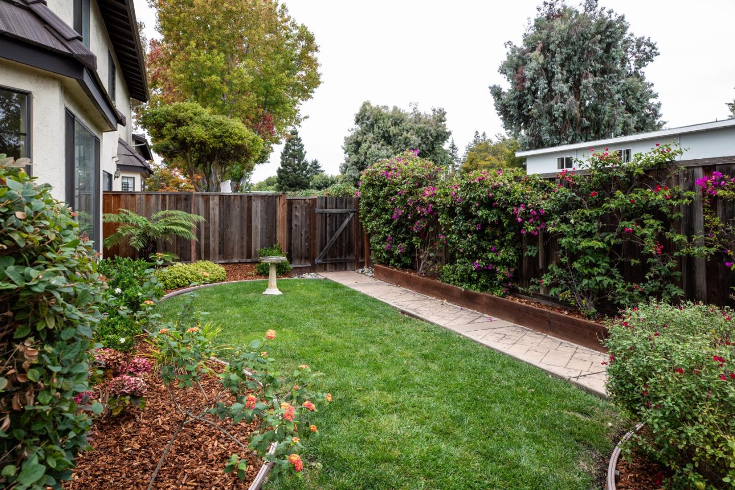 347 Sierra Vista Avenue 10