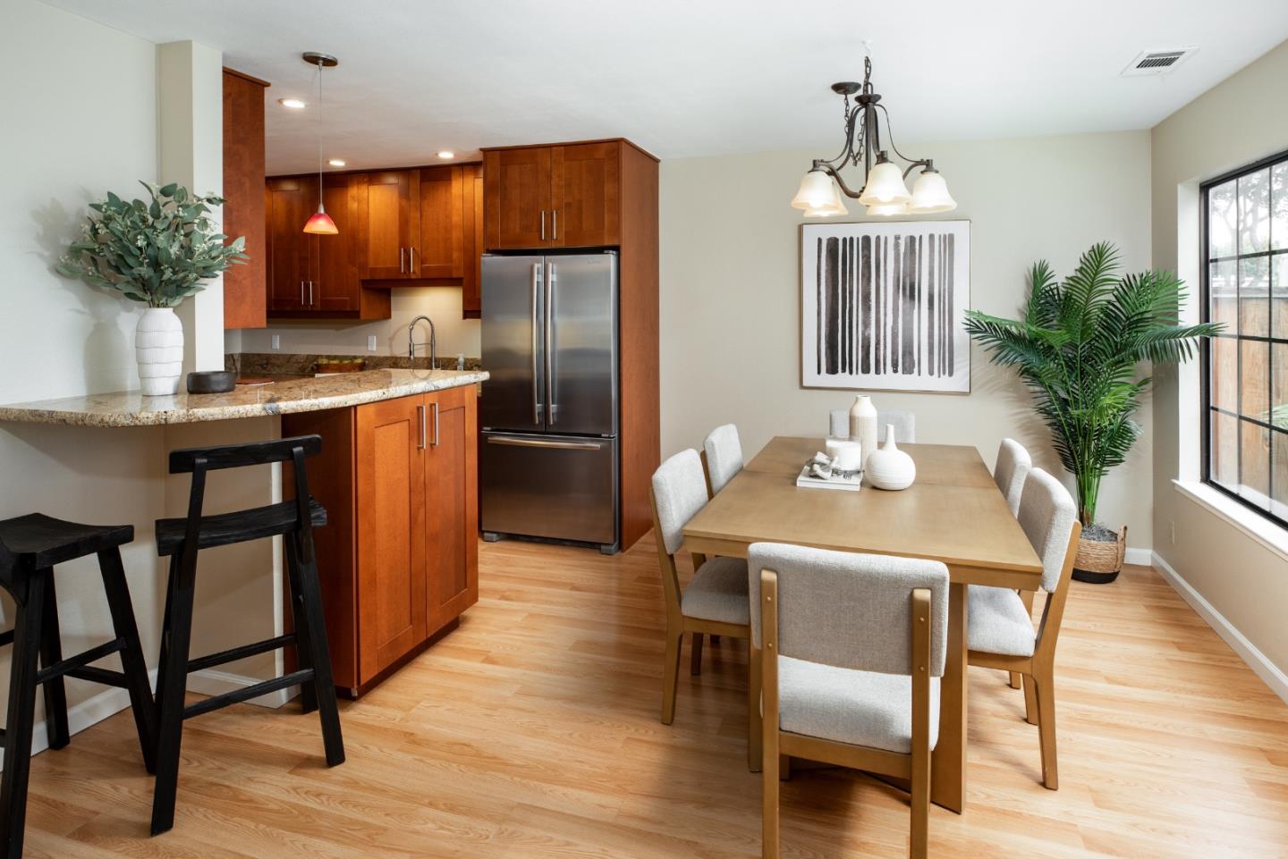 347 Sierra Vista Avenue 10