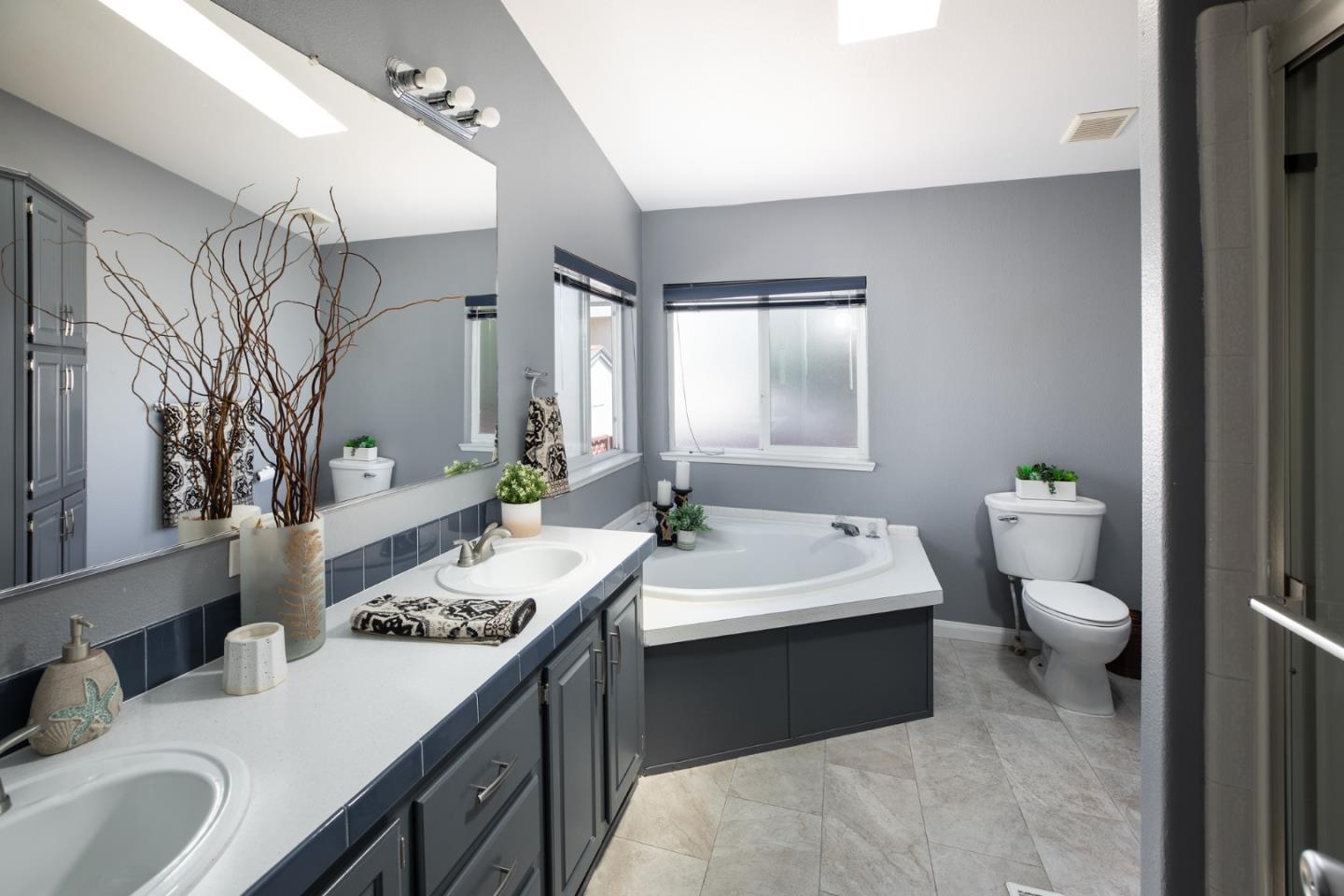 1085 Tasman DR 567
