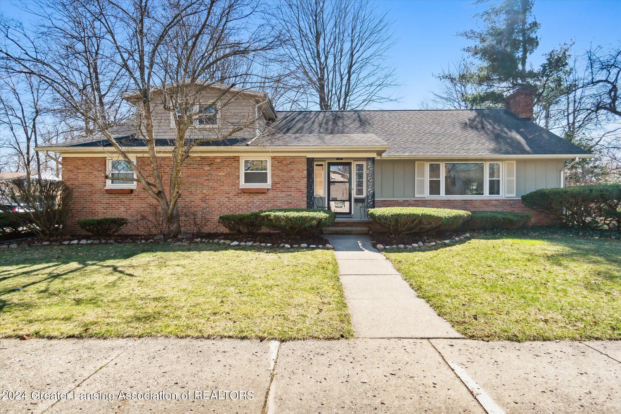 3201 W Brisbane Drive