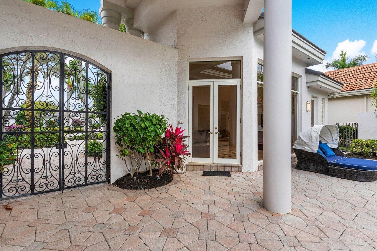 5808 Vintage Oaks Circle