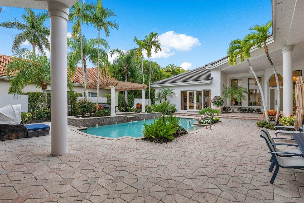 5808 Vintage Oaks Circle