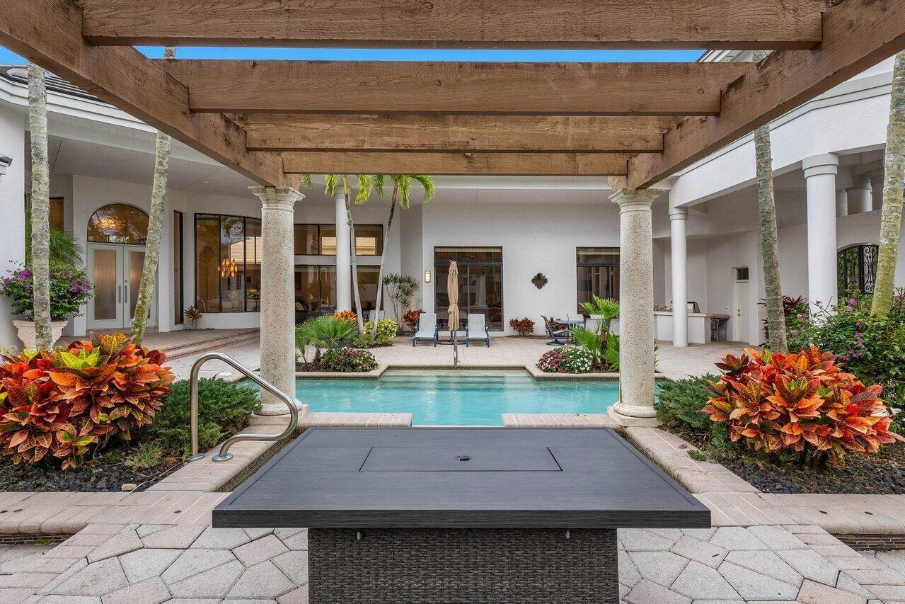 5808 Vintage Oaks Circle