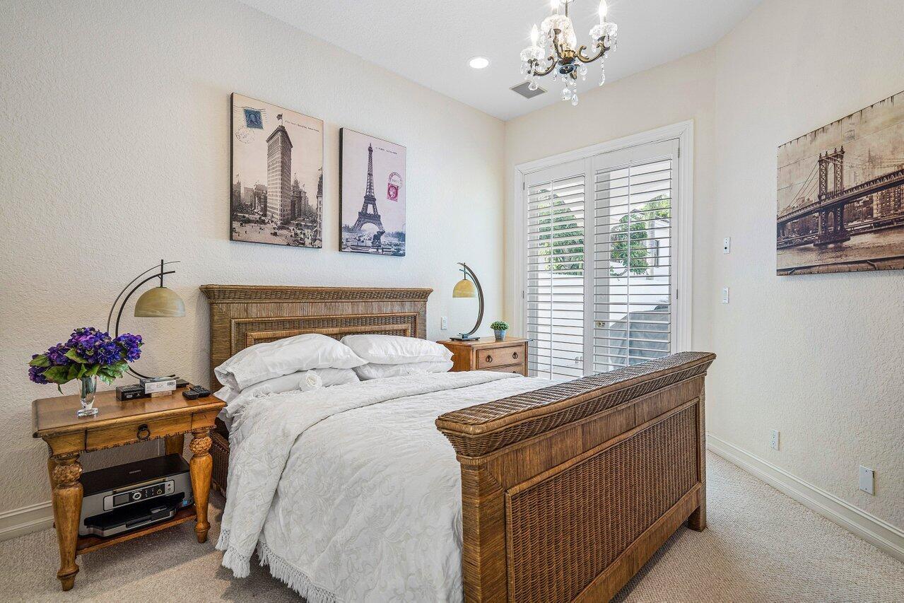 5816 Vintage Oaks Circle