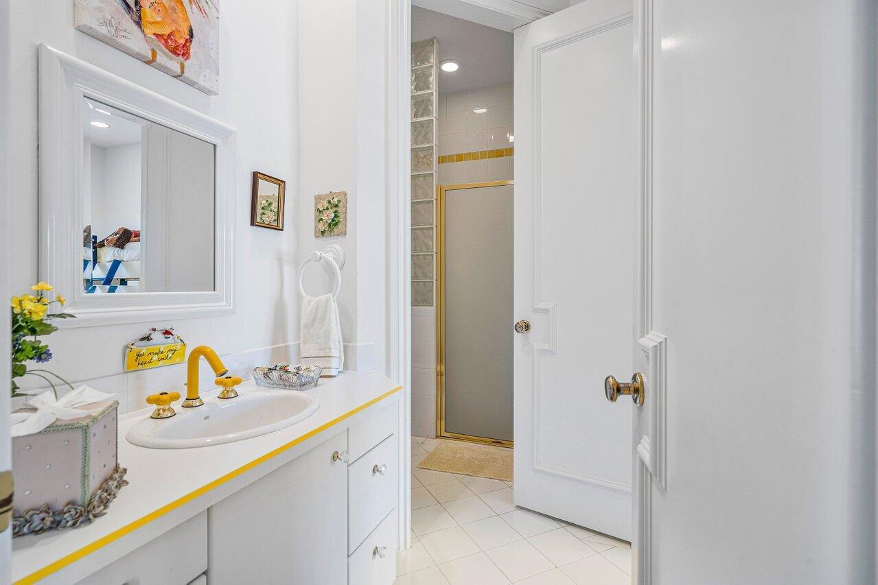 5816 Vintage Oaks Circle