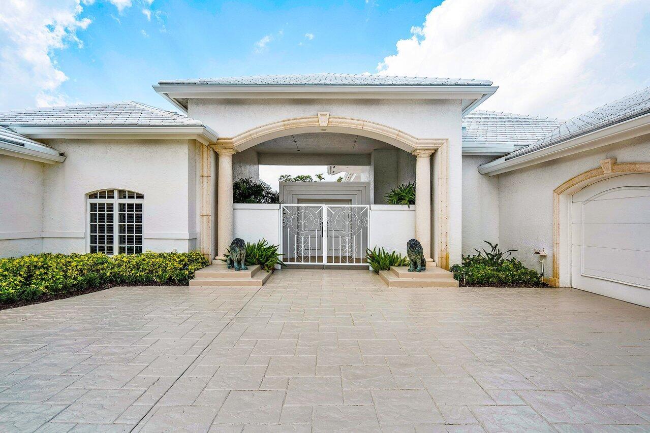 5816 Vintage Oaks Circle