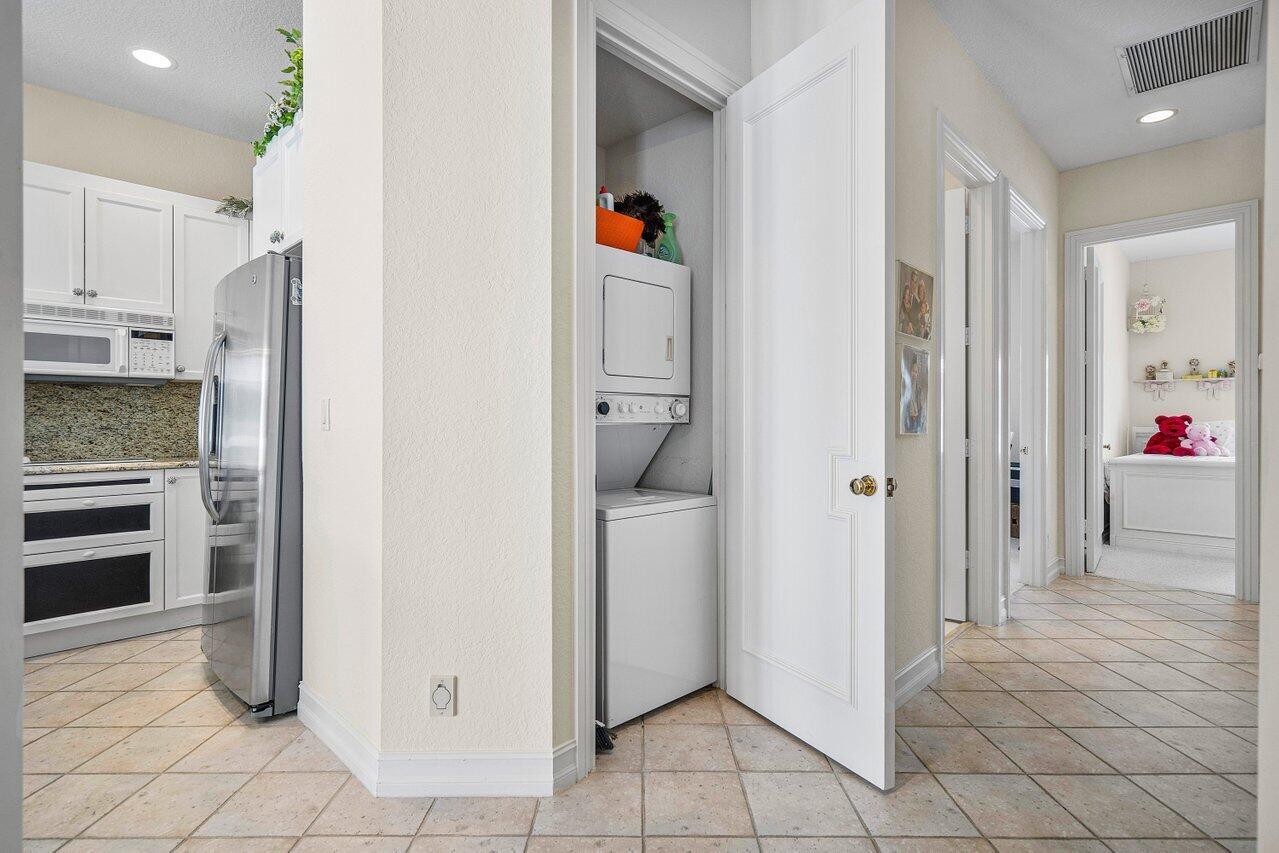 5816 Vintage Oaks Circle