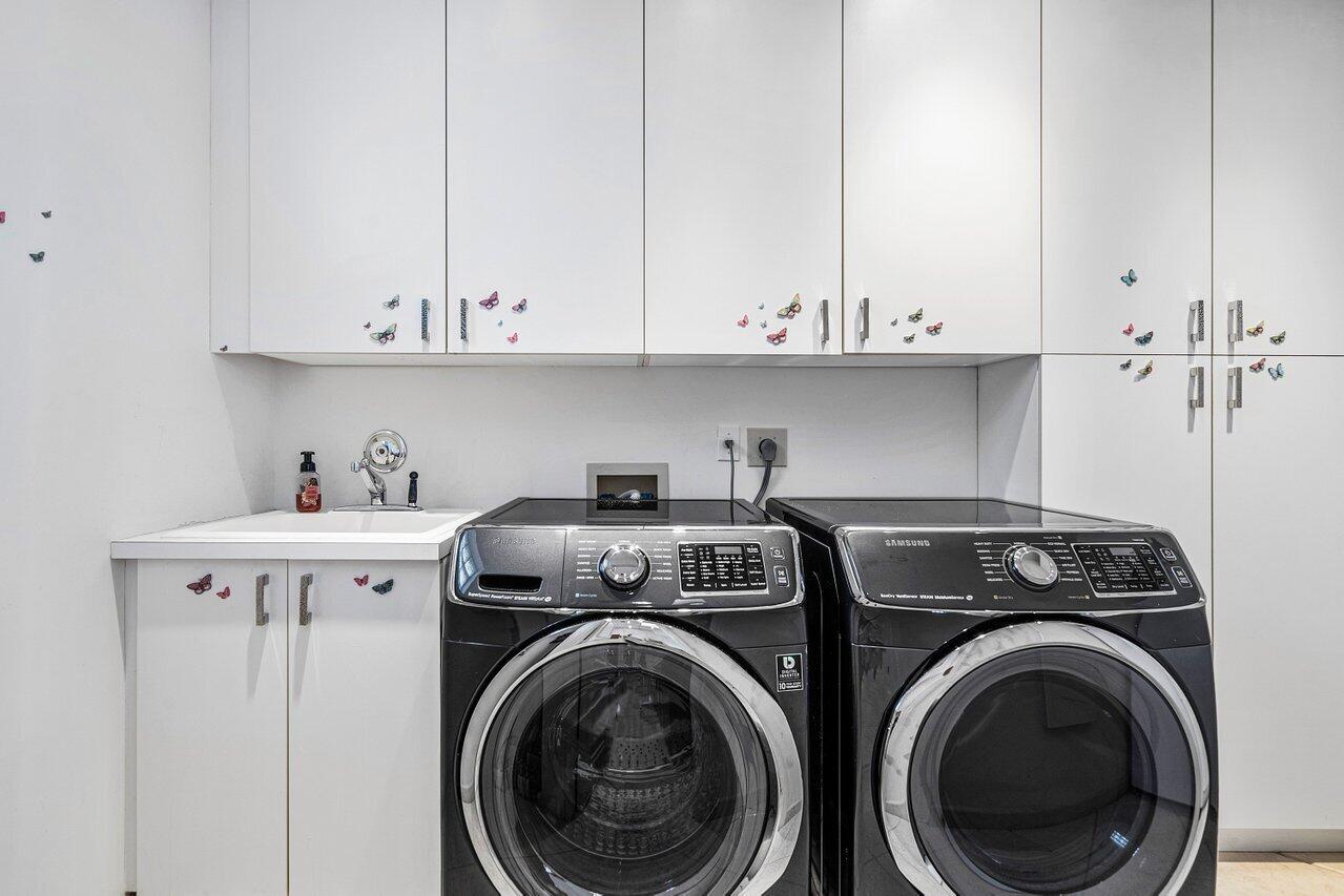 5816 Vintage Oaks Circle