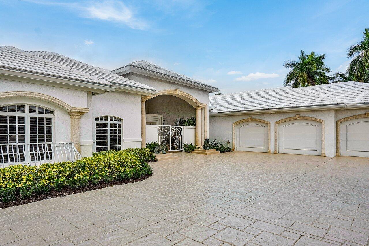 5816 Vintage Oaks Circle