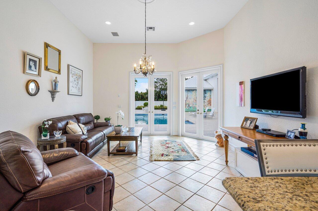 5816 Vintage Oaks Circle