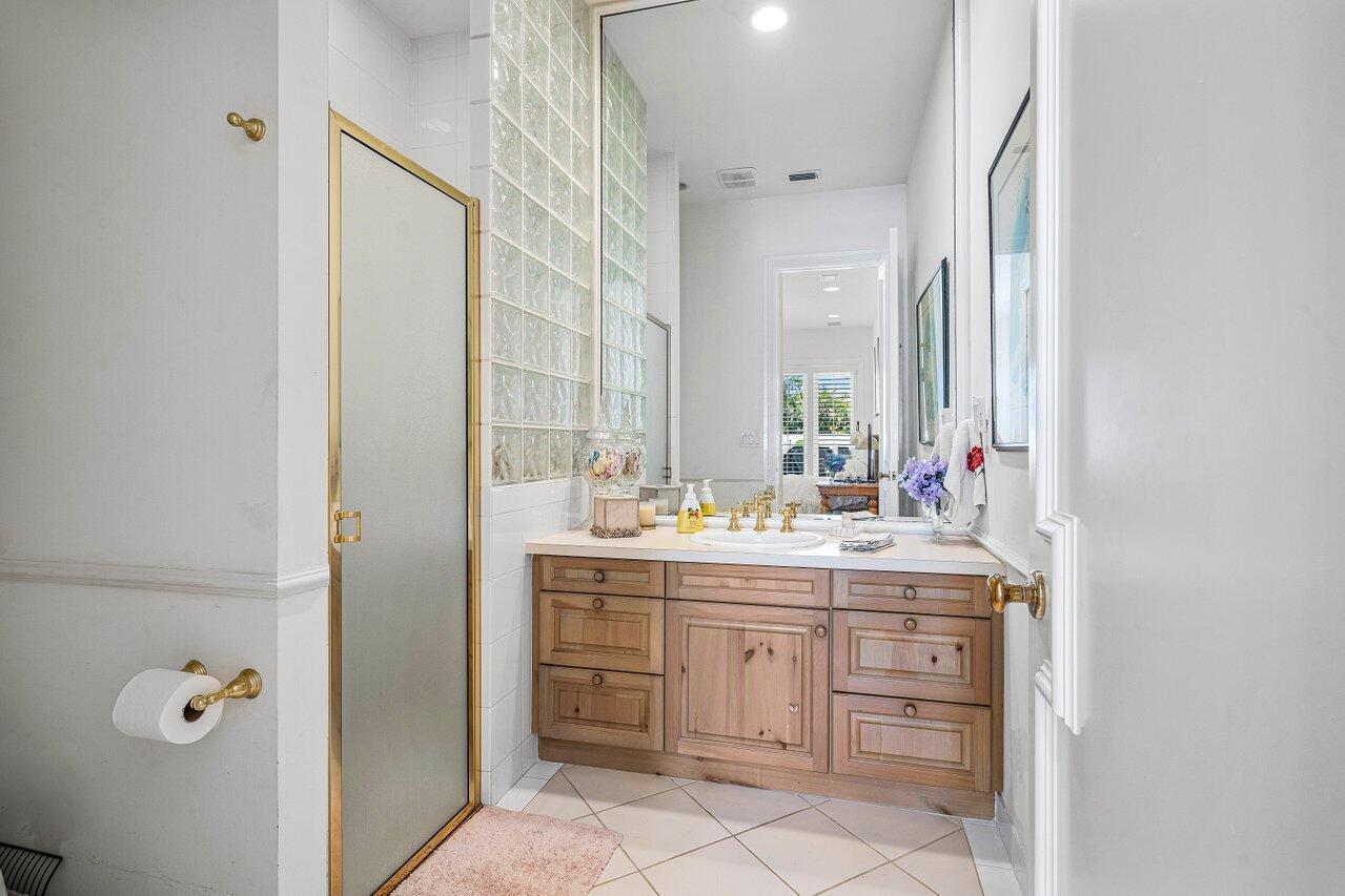 5816 Vintage Oaks Circle