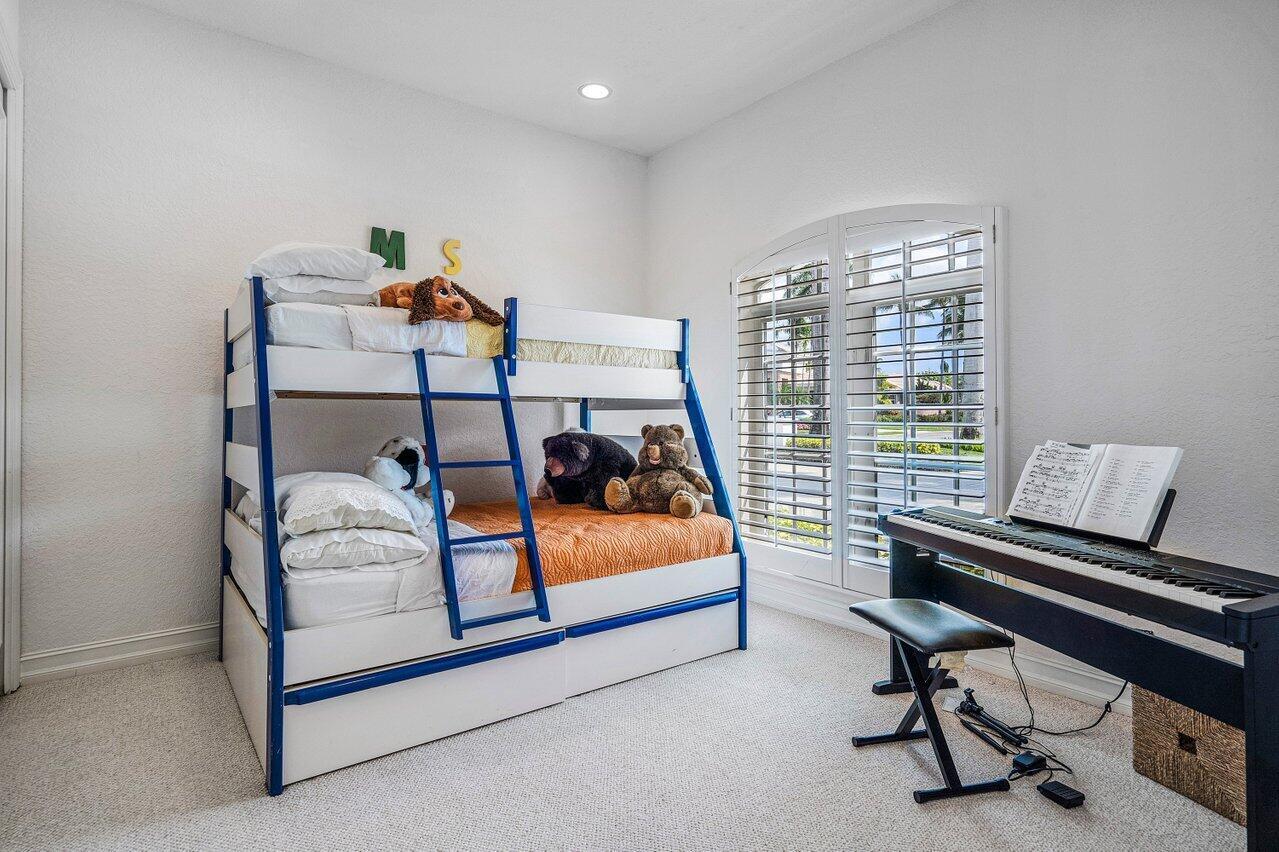 5816 Vintage Oaks Circle