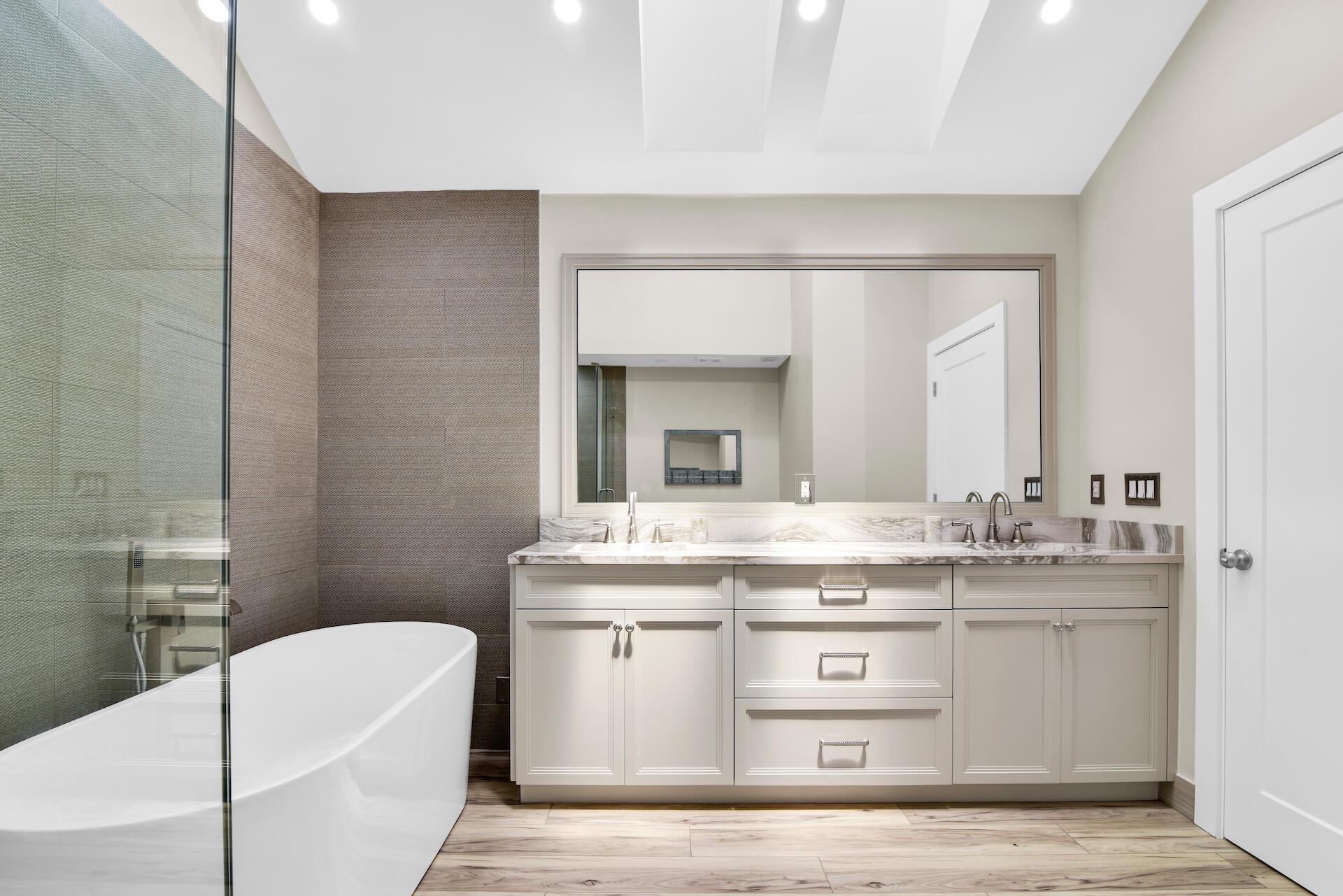 5124 Via De Amalfi Drive