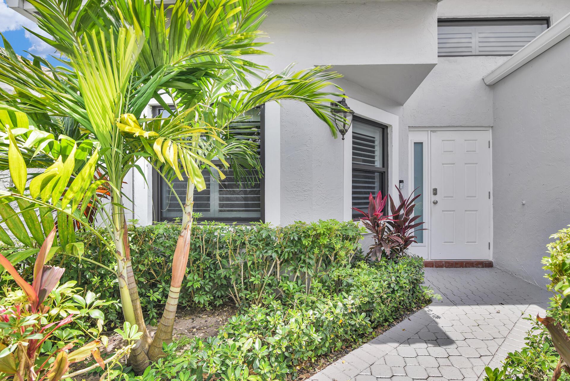 5124 Via De Amalfi Drive