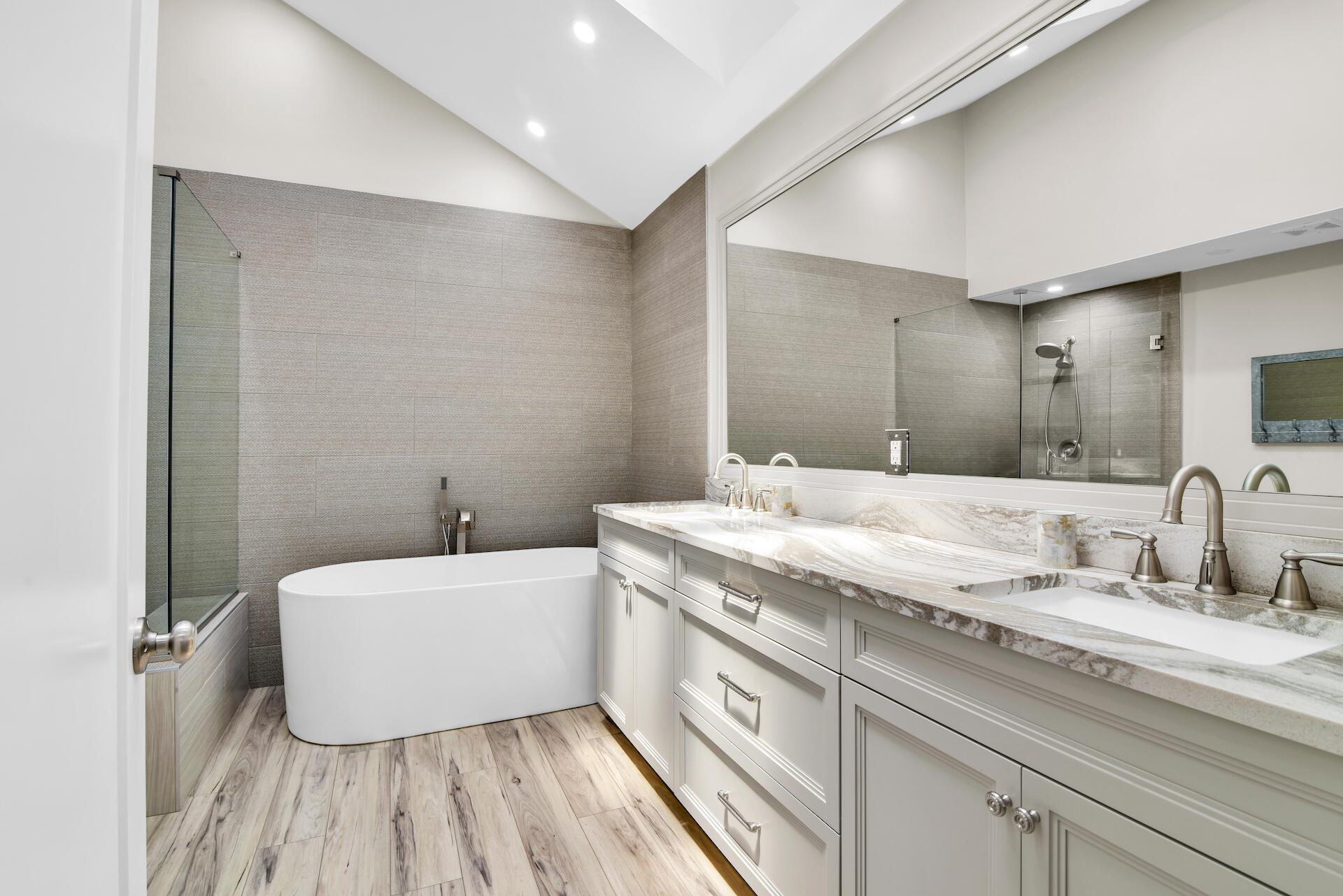 5124 Via De Amalfi Drive