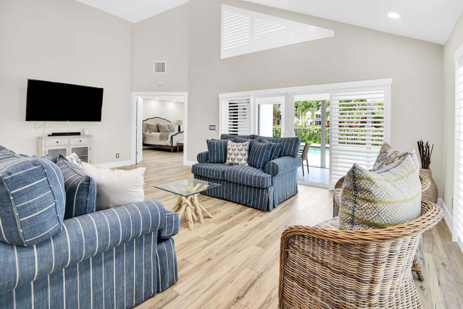 5124 Via De Amalfi Drive