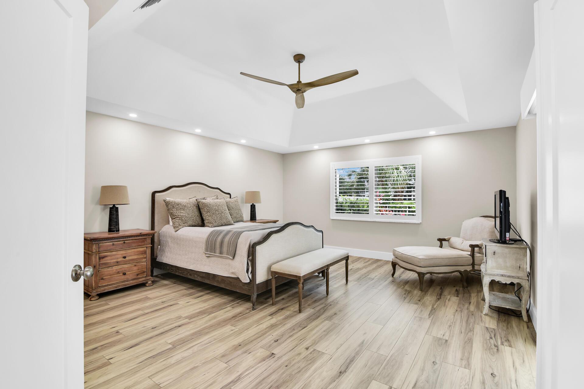 5124 Via De Amalfi Drive