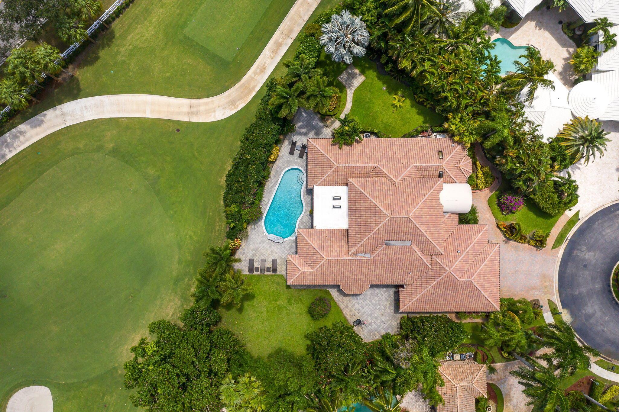 5221 Deauville Circle