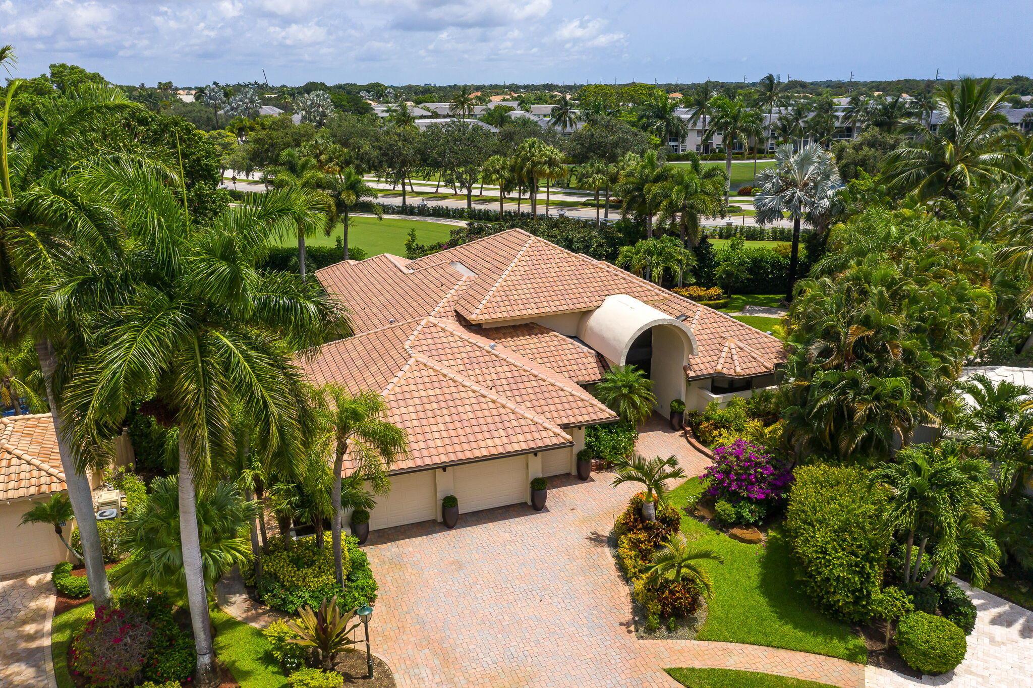 5221 Deauville Circle