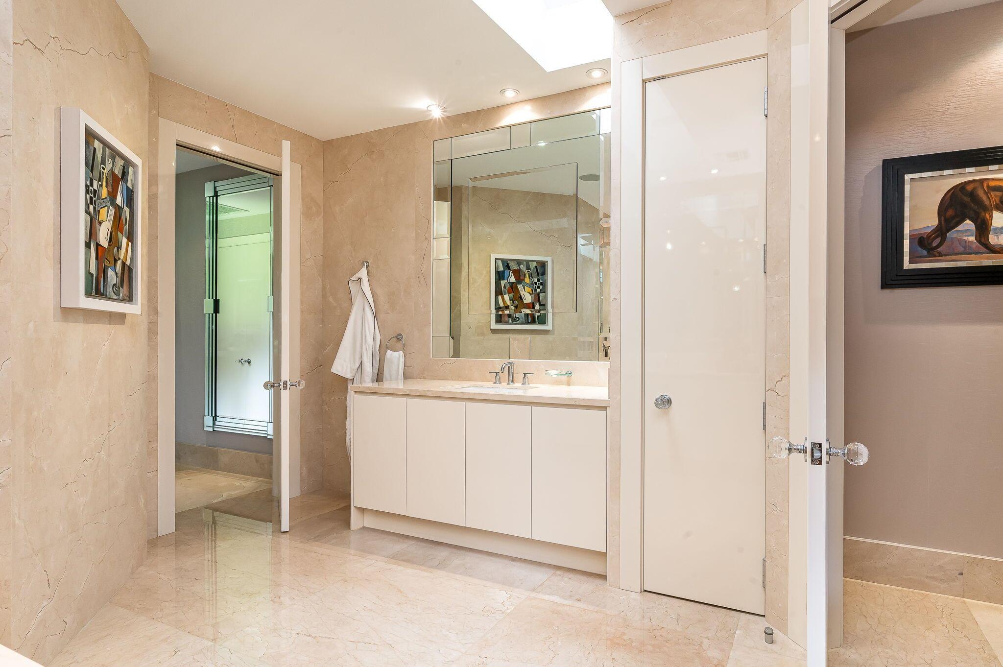 5221 Deauville Circle