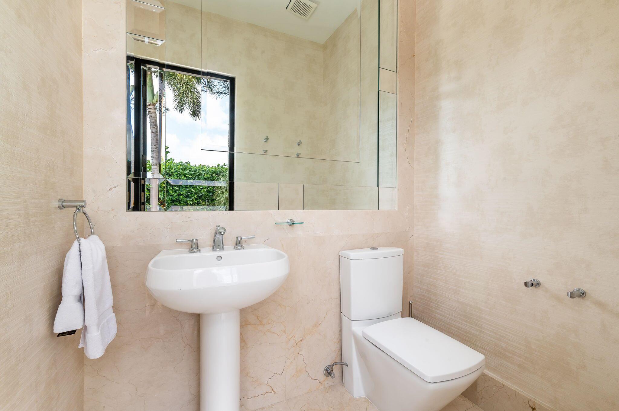 5221 Deauville Circle