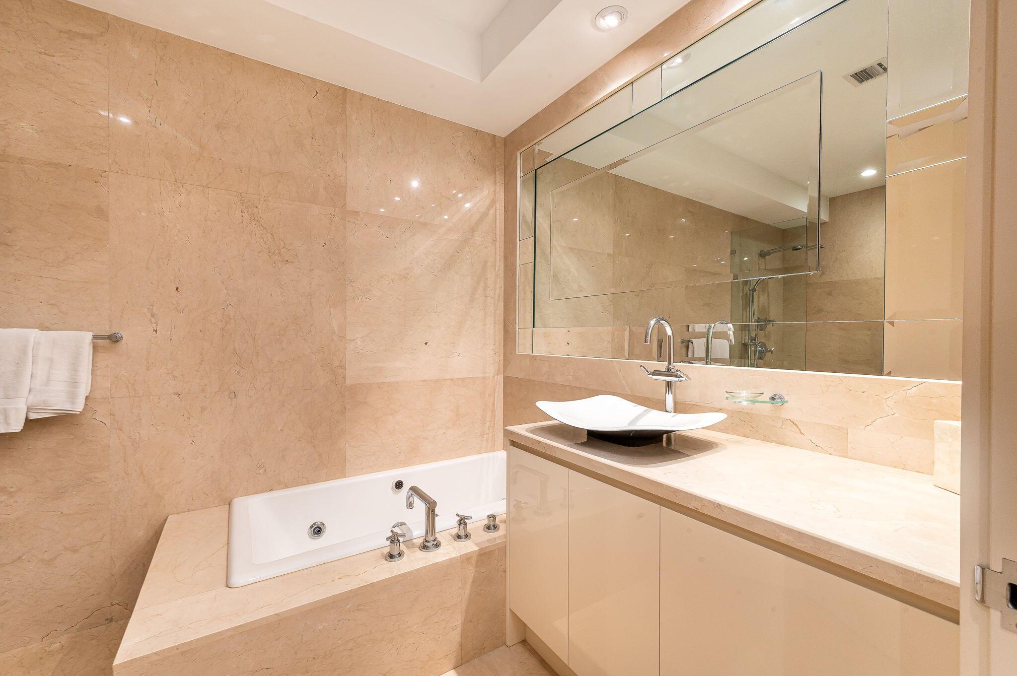 5221 Deauville Circle