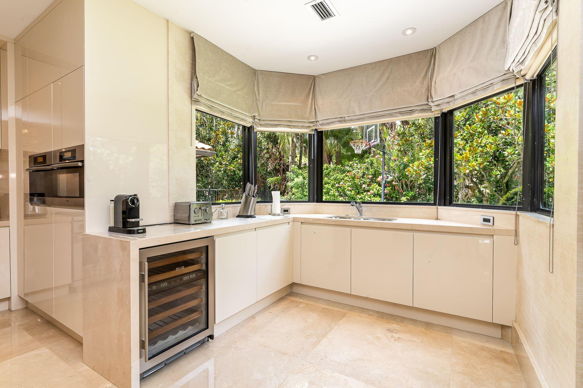 5221 Deauville Circle