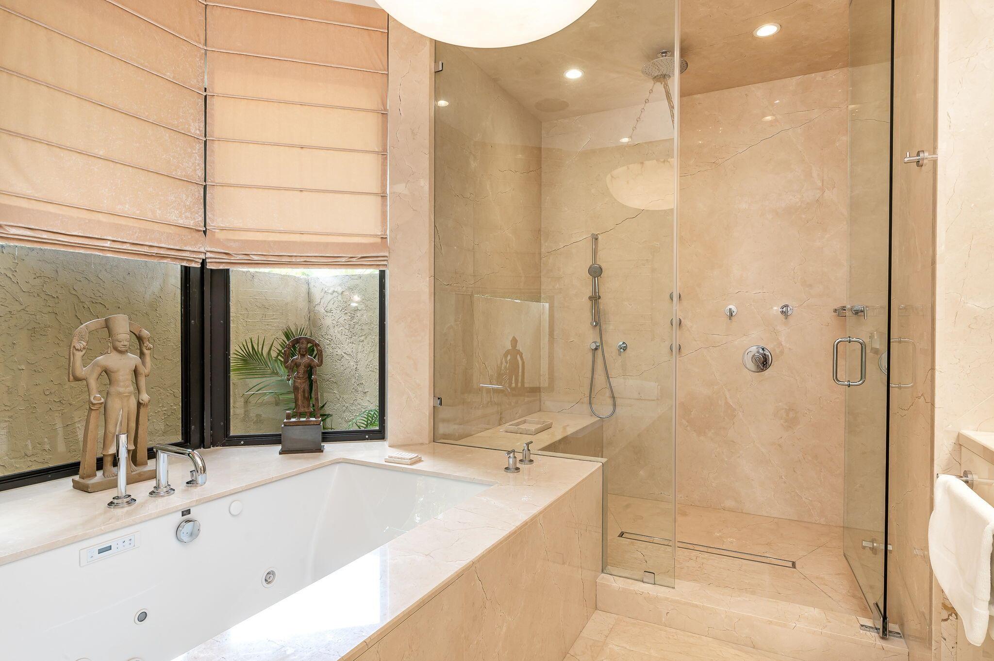 5221 Deauville Circle