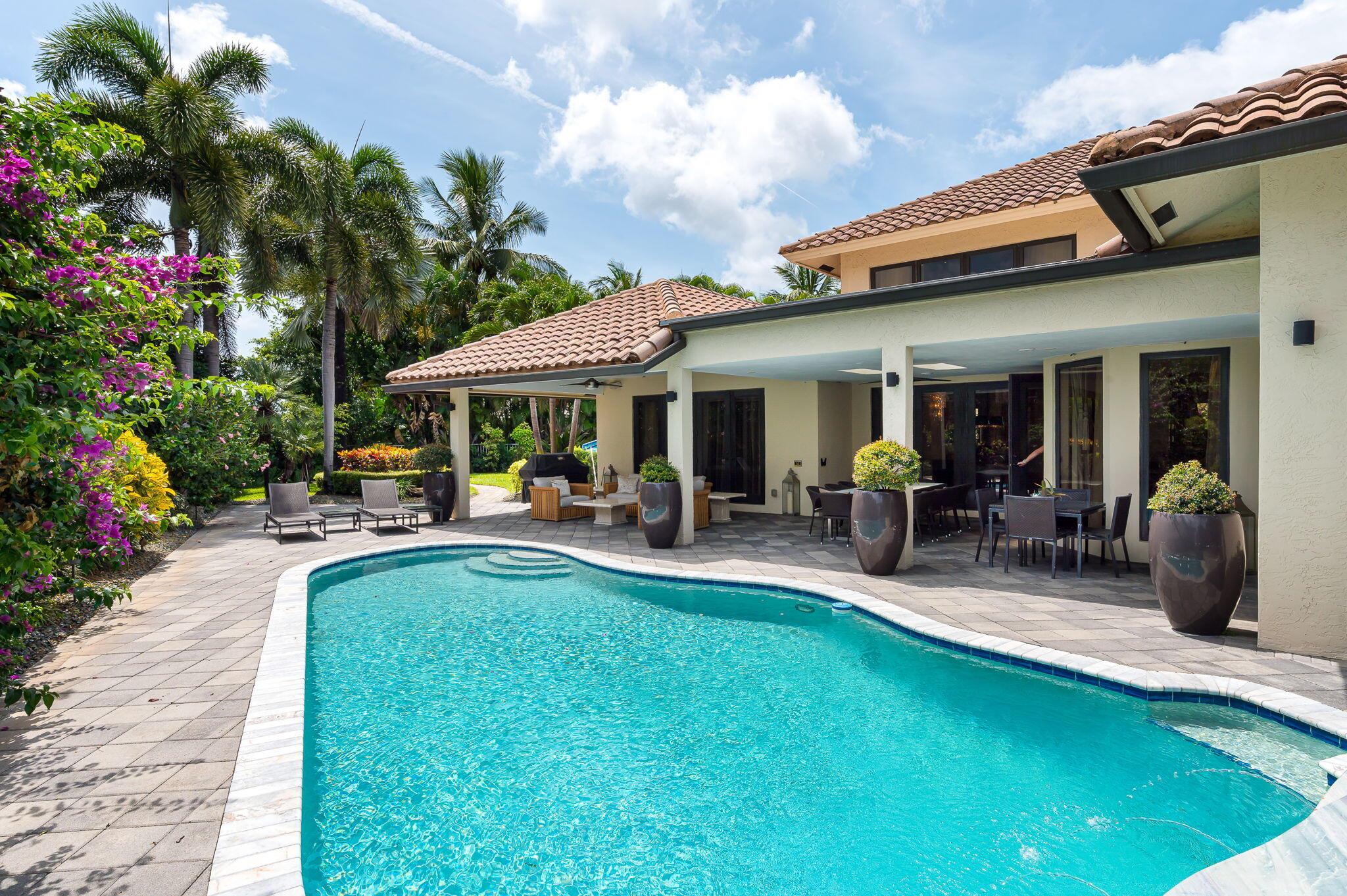 5221 Deauville Circle