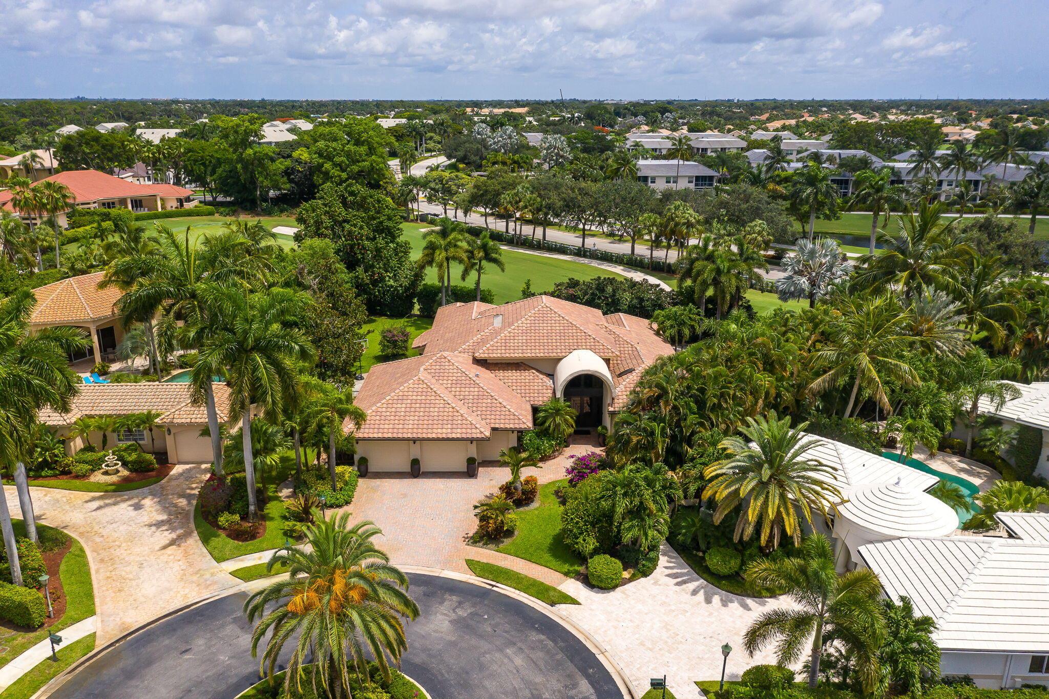 5221 Deauville Circle