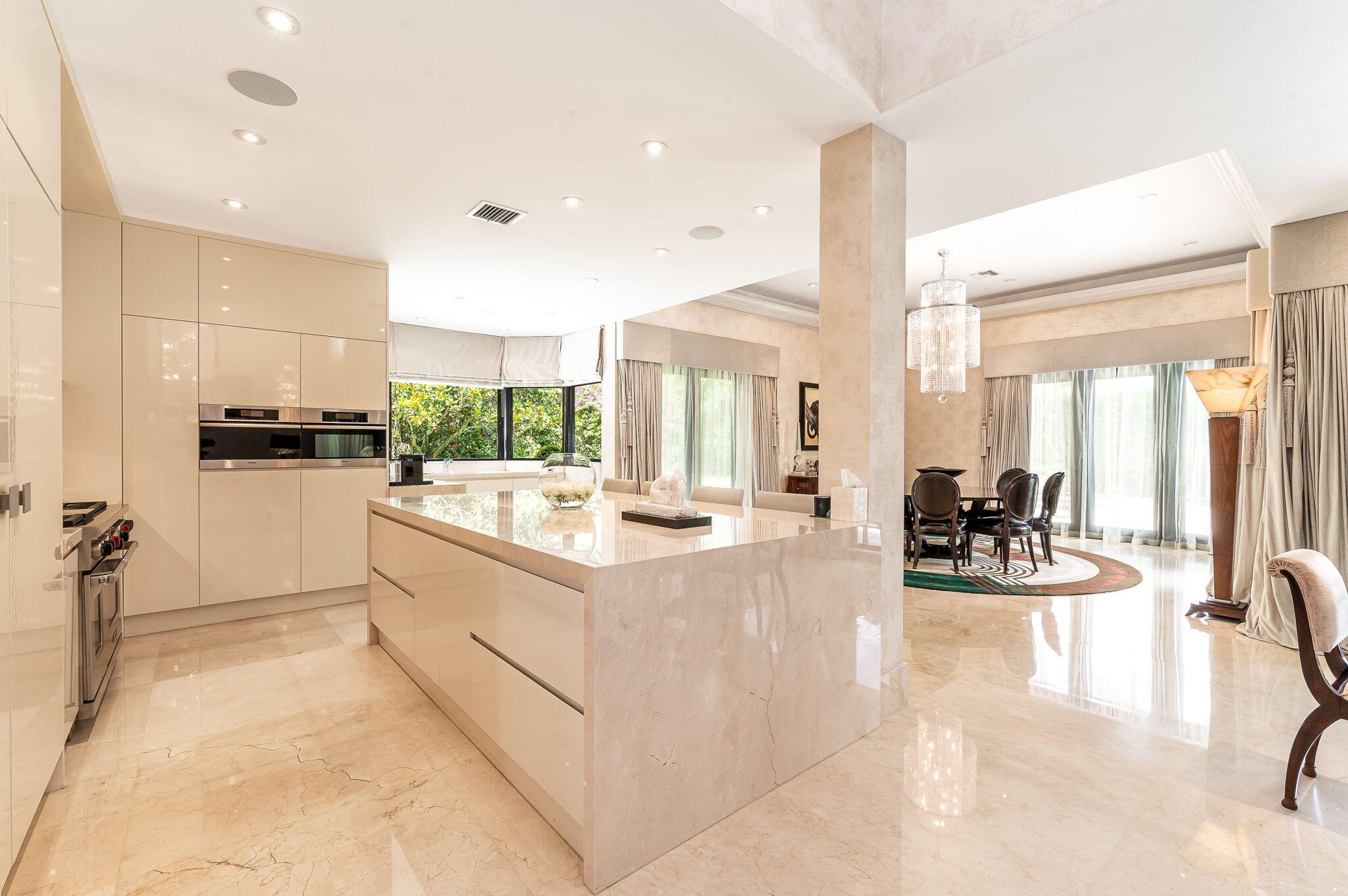 5221 Deauville Circle