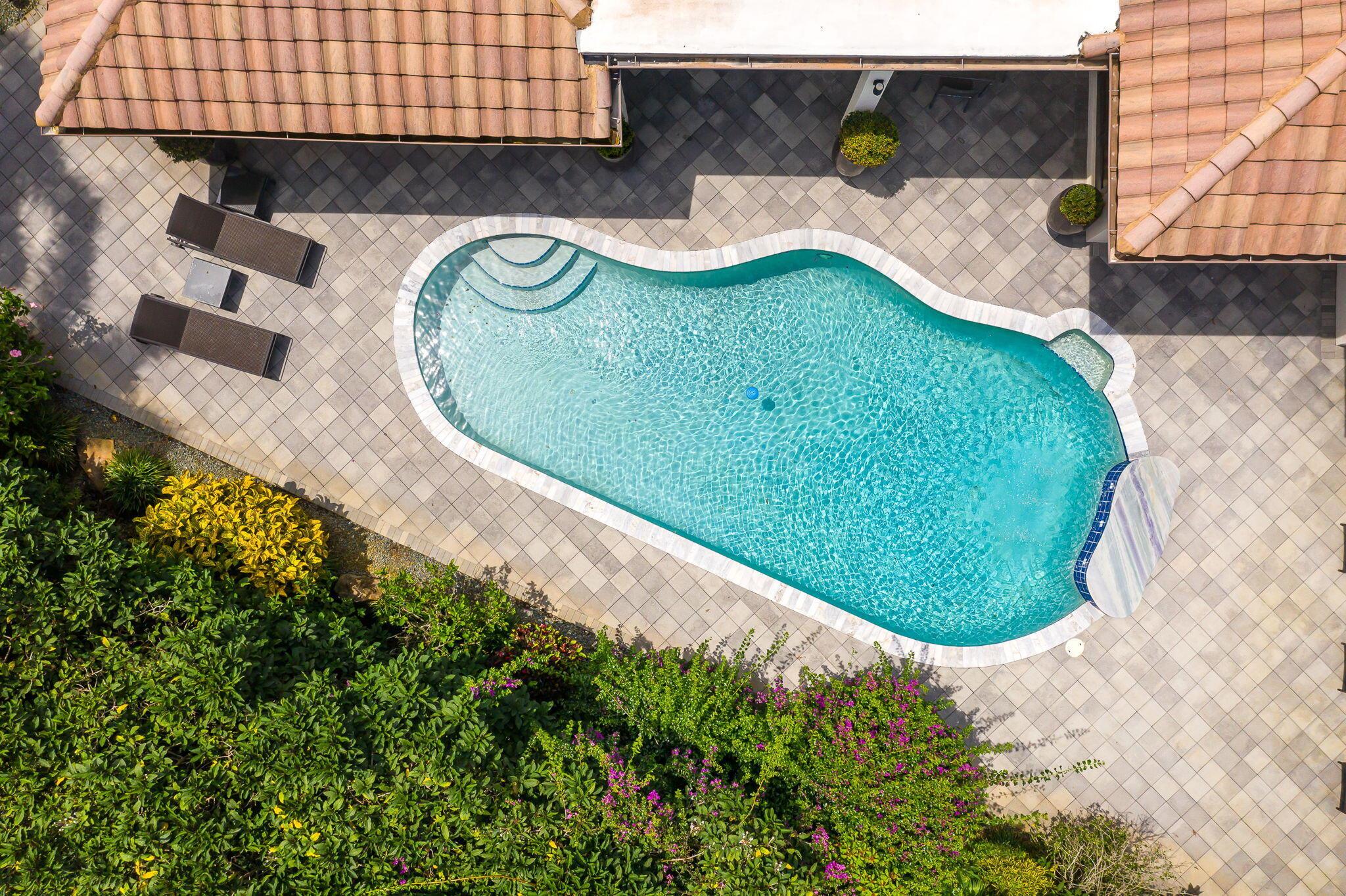 5221 Deauville Circle